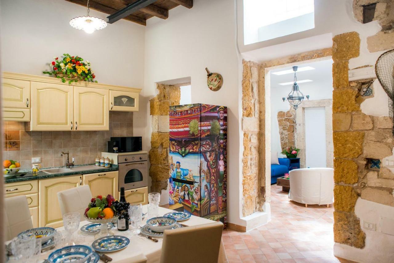 Ortigia Ancient House Apartment Syracuse Bagian luar foto