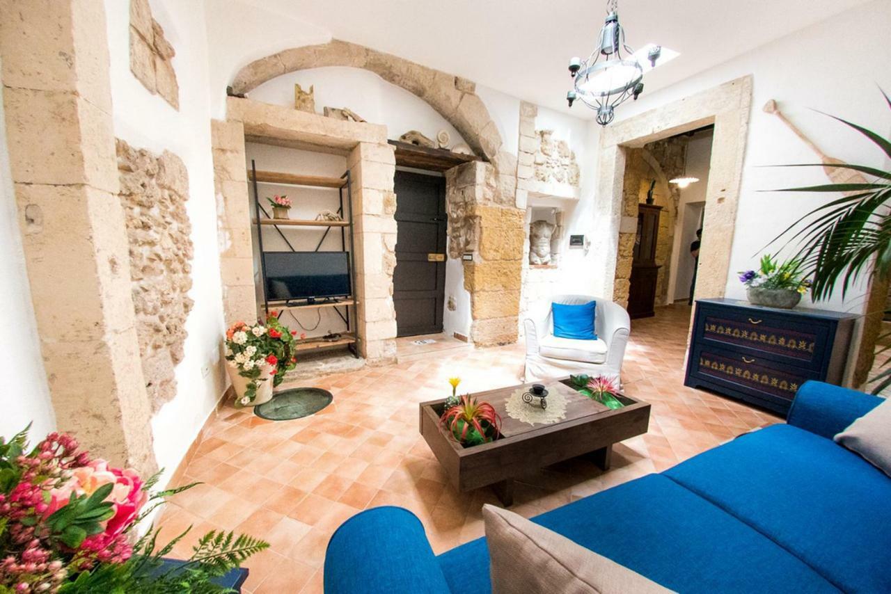 Ortigia Ancient House Apartment Syracuse Bagian luar foto