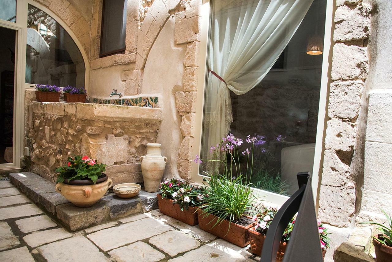 Ortigia Ancient House Apartment Syracuse Bagian luar foto